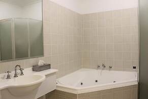 Carlyle Suites & Apartments
