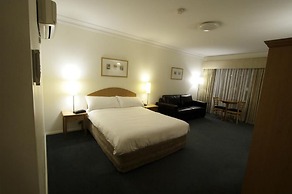 Carlyle Suites & Apartments