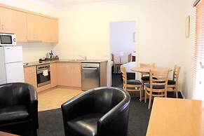Carlyle Suites & Apartments
