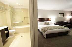 Carlyle Suites & Apartments