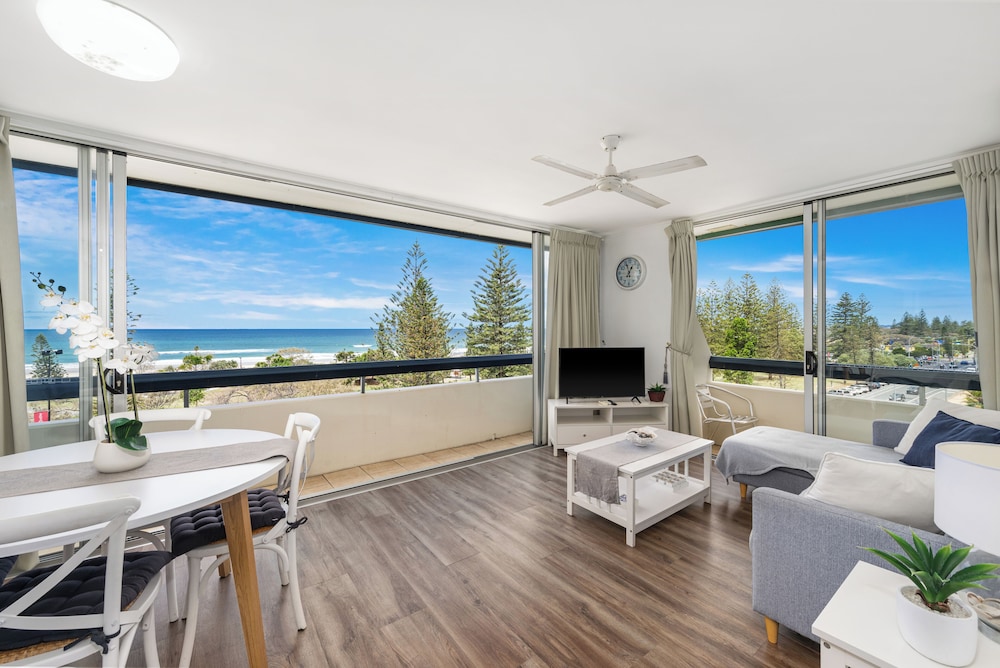 Hi Ho Beach Apartments