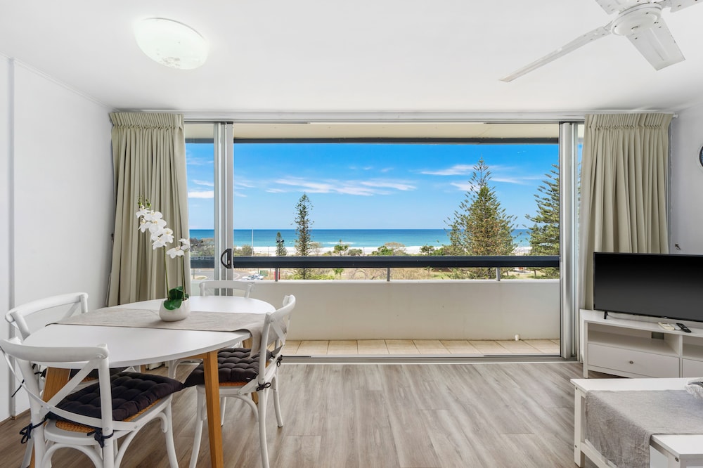 Hi Ho Beach Apartments