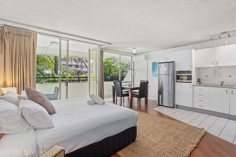 Hi Ho Beach Apartments