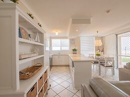Crystal Beachfront Apartments