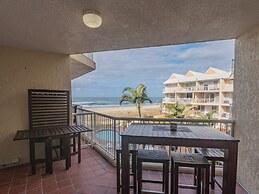 Crystal Beachfront Apartments