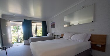Anchor Bay Motel