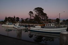 Anchor Bay Motel