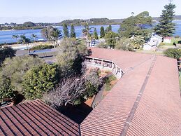 Anchor Bay Motel