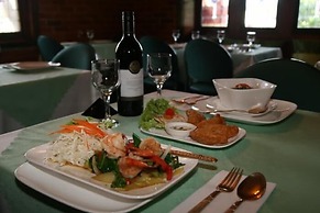 Forest Lodge Motor Inn & Restaurant