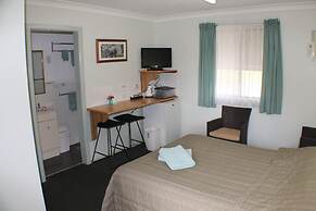 Lake Forbes Motel