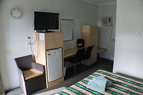 Lake Forbes Motel