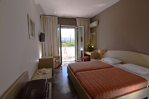 Mantenia Hotel