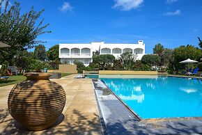 Mantenia Hotel