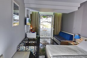 Mantenia Hotel