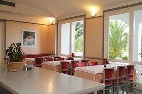 Mantenia Hotel
