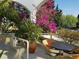 Mantenia Hotel