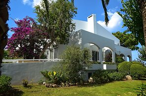 Mantenia Hotel