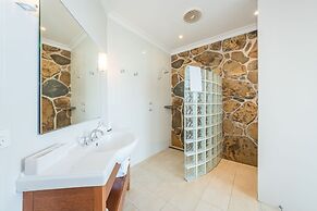 Clarendon Forest Retreat