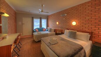 Hilldrop Motor Inn