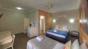 Hilldrop Motor Inn