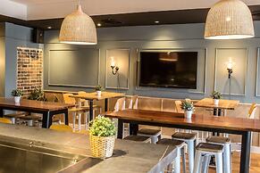 Crown Hotel Surry Hills