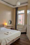 Hush Hostel Lounge