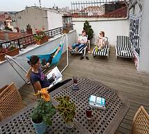 Hush Hostel Lounge