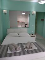 Ouzas Luxury Hotel