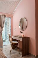 Ouzas Luxury Hotel