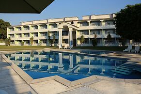 Dorados Conventions & Resort