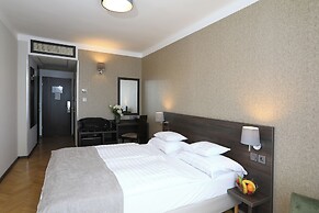 Medos Hotel