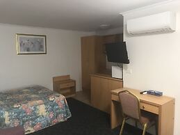 Edgecliff Lodge Motel