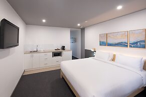 Mollymook Shored Hotel