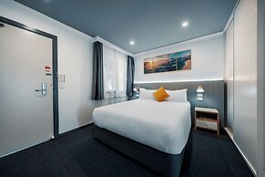 Mollymook Shored Hotel