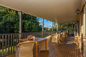 Camelot Boutique Accommodations
