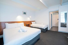 Bayside Hotel