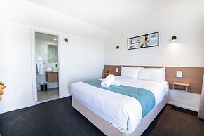 Bayside Hotel