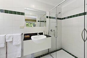 Azura Beach House B&B