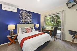 Azura Beach House B&B