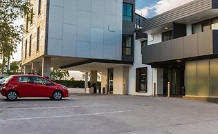 Motel 10