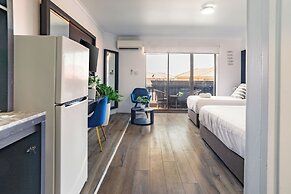Motel 10