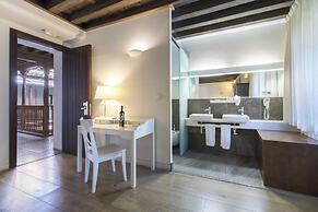 Shine Albayzín Hotel
