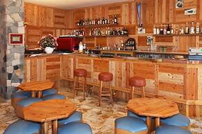 Hotel Holiday Debili