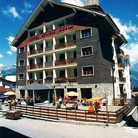 Hotel Holiday Debili
