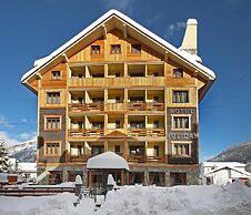 Hotel Holiday Debili