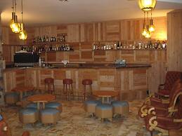 Hotel Holiday Debili