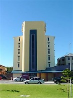 Ocean Beach Hotel