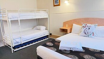 Parkville Motel