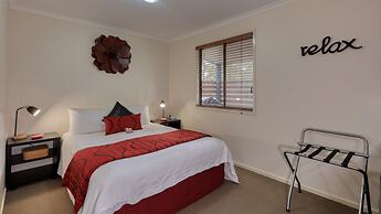 31 The Rocks