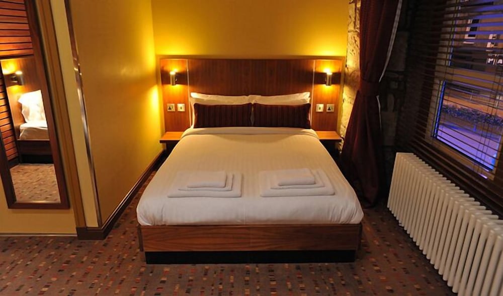 The Commercial Hotel